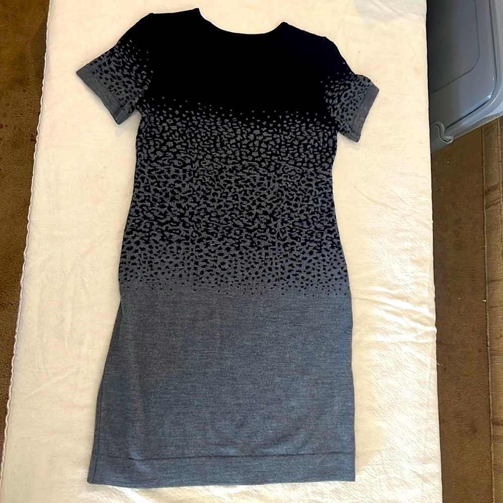 Short-sleeved Sweater Dress Size Large